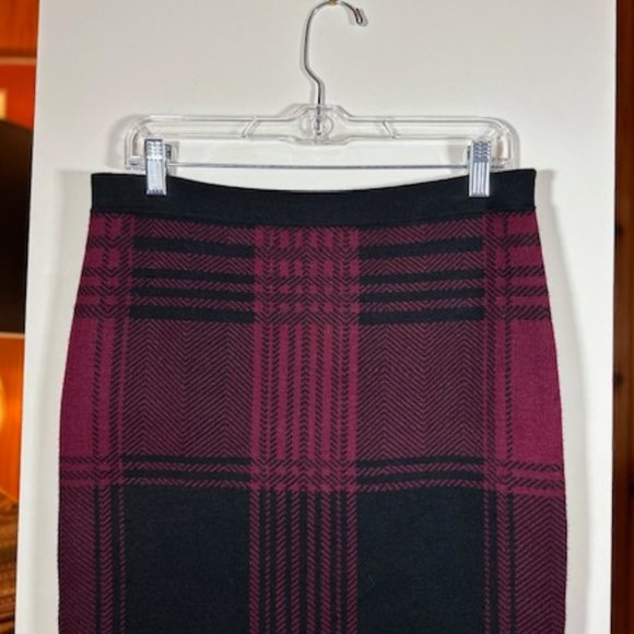 GRAY and GREY Black and Burgundy Maroon Plaid Skirt – L - Picture 2 of 6